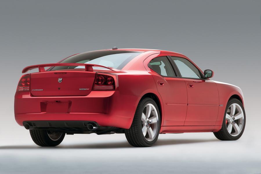  Dodge Charger SRT8 2006 года  (фото 10 из 14)
